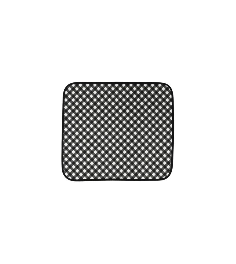 Black microfiber draining mat.